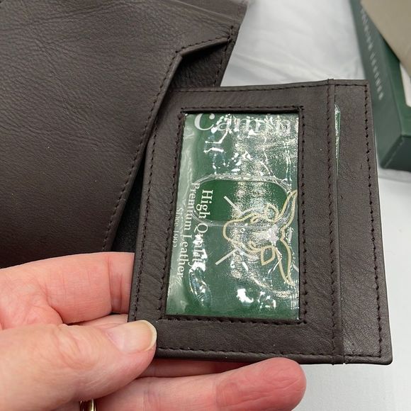 NWT brown leather Camino Bi-Fold wallet - Picture 4 of 9